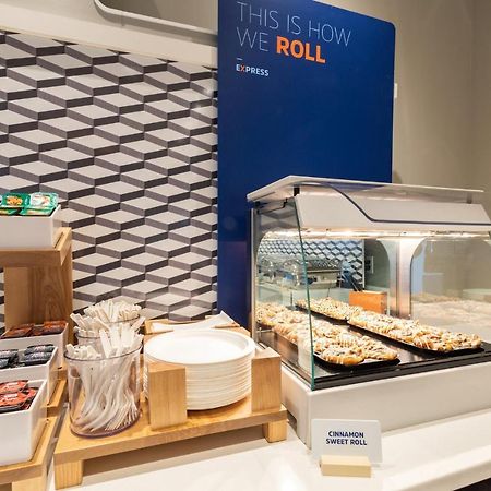 Holiday Inn Express Asheville Woodfin By Ihg Eksteriør bilde