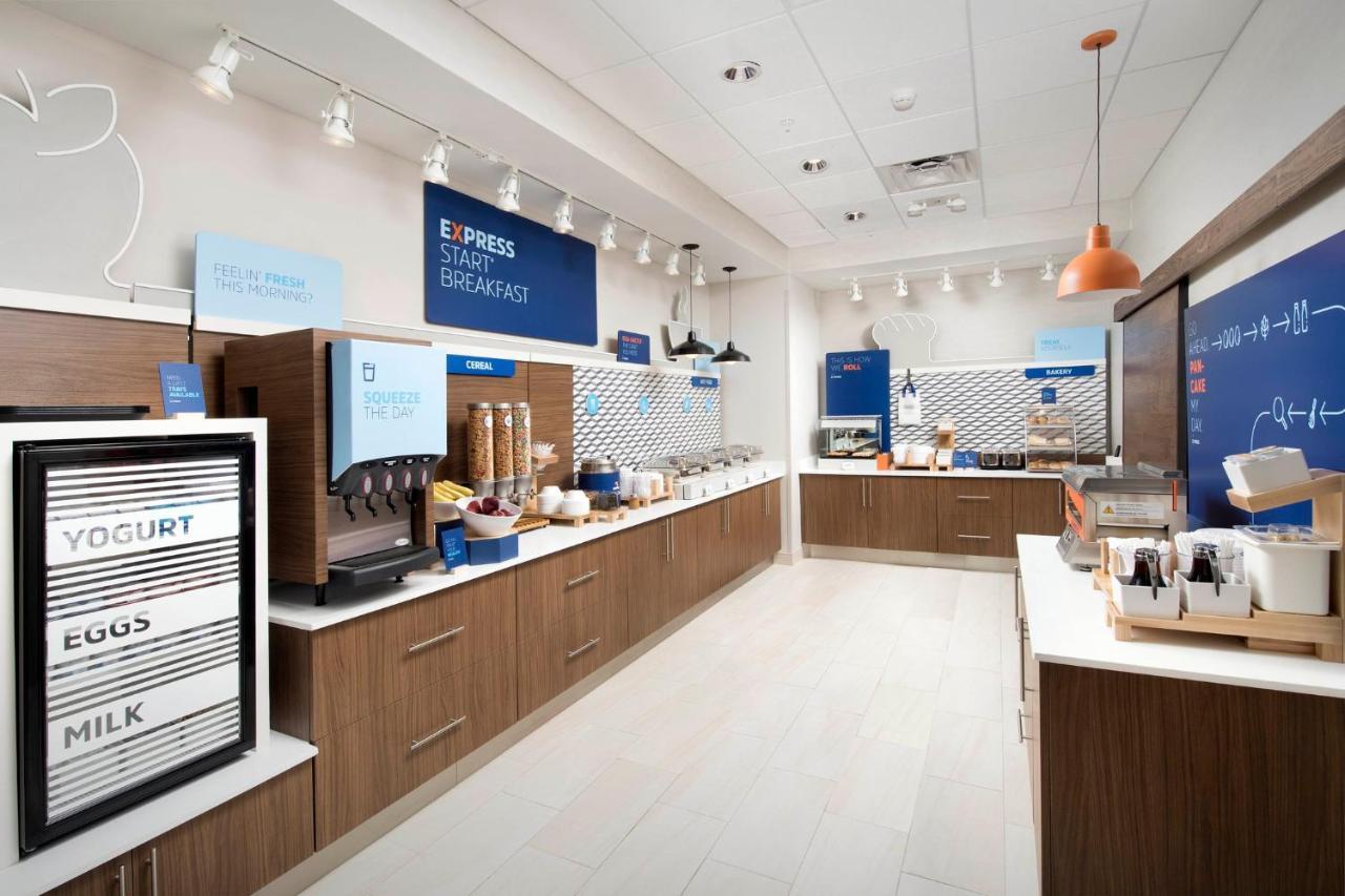 Holiday Inn Express Asheville Woodfin By Ihg Eksteriør bilde
