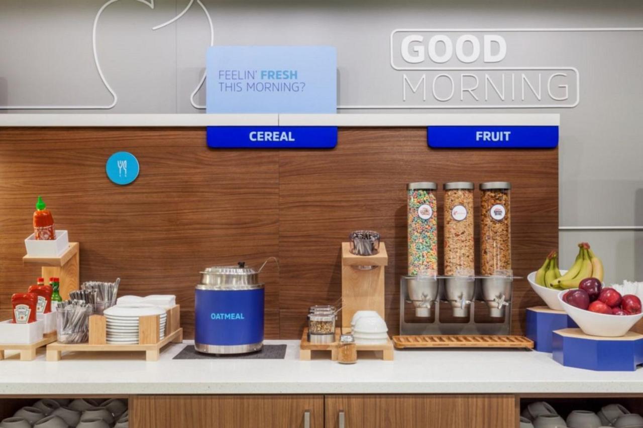 Holiday Inn Express Asheville Woodfin By Ihg Eksteriør bilde